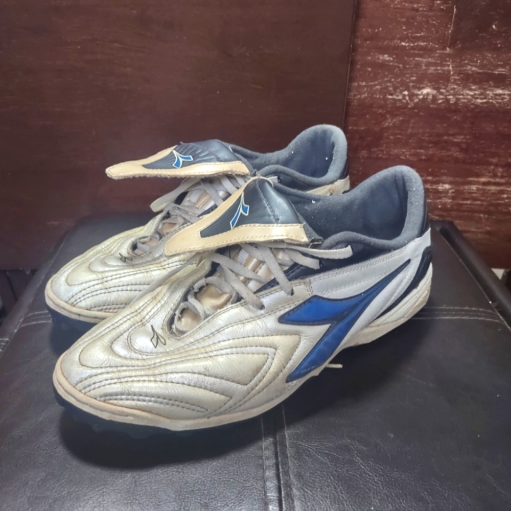 Diadora Men's Blue and Silver Indoor Turf Shoes